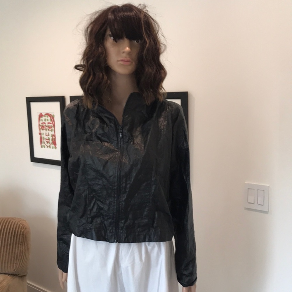 Etna Maar brand crop jacket